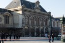 Παρίσι: Αστυνομικοί πυροβόλησαν και τραυμάτισαν άνδρα που σχεδίαζε ναζιστική σβάστικα