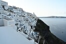 «Κουνάει κάθε 10 λεπτά, φοβόμαστε»: Κάτοικοι περιγράφουν πώς βιώνουν τους σεισμούς στη Σαντορίνη