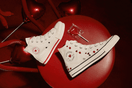 “Love me, Love me not”: Η Converse παρουσιάζει ένα δίπολο αγάπης για την ημέρα του Αγίου Βαλεντίνου, με πρωταγωνίστρια την Alex Consani