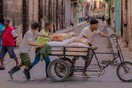 Στην πεινασμένη Κούβα που σταδιακά καταρρέει, ένας στους δέκα ανθρώπους έχει εγκαταλείψει τη χώρα 