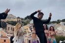 Σύμη: Ο δήμαρχος διασκέδασε με χορό της κοιλιάς