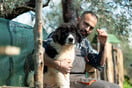 «Οι άνθρωποι του χωριού είναι απλοί, καθημερινοί άνθρωποι. Επέλεξα να ζήσω ανάμεσά τους και όχι σε παλάτια. Κοντά τους όμως νιώθω βασιλιάς».