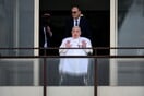 Ο Πάπας Φραγκίσκος στο μπαλκόνι του νοσοκομείου: Μίλησε σε πιστούς, πριν το εξιτήριο