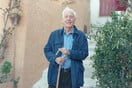 «Η Ελλάδα που πρωτοείδα ήταν βουτηγμένη στη φτώχεια» ή «Γνώρισα/πρόλαβα μια Ελλάδα ανέγγιχτη και αναλλοίωτη». ή «Οι άνθρωποι στα νησιά δεν γνώριζαν καν τι σημαίνει τουρίστας»