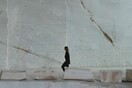 H νέα συλλογή COS σε λατομείο μαρμάρου στην Αθήνα: Στιγμές από την παρουσίαση