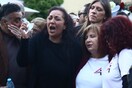 Η στιγμή που η μητέρα της Κυριακής Γρίβα τραγουδά το «Τακούνια για καρφιά»