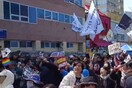 Νότια Κορέα: Καθαιρέθηκε οριστικά ο πρόεδρος Γιουν - Η στιγμή που ξεσπούν σε πανηγυρισμούς