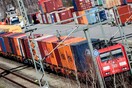 ΗΠΑ: Σε ισχύ οι επιπλέον δασμοί 10% για μεγάλο μέρος των προϊόντων που εισάγονται 