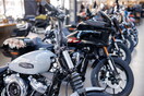 Η Harley-Davidson «παλεύει» με πτώση πωλήσεων και δασμούς, ενώ αναζητά νέο CEO