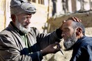 Αφγανιστάν: Συλλήψεις για «ανήθικα» κουρέματα και γένια – Στο στόχαστρο των Ταλιμπάν κουρείς και πελάτες