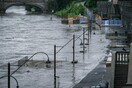Σφοδρή κακοκαιρία στην Ιταλία: Υπερχείλισε ο ποταμός Πάδος, σημειώθηκαν κατολισθήσεις