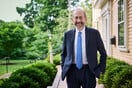 Ο ήρεμος πρόεδρος του Χάρβαρντ που έγινε το πρόσωπο της αντίστασης στον Τραμπ