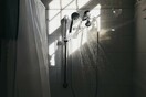 Γιατί δεν πρέπει να κάνουμε ντους εν μέσω καταιγίδας