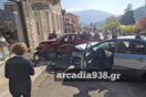 Λεβίδι: Βίντεο από το τροχαίο δυστύχημα - Η στιγμή που ο 83χρονος μπαίνει ανάποδα στην πλατεία