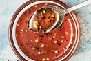 «Έχω φάει κόλλημα με το hot honey»: 14 άνθρωποι του φαγητού επιλέγουν το αγαπημένο τους υλικό 
