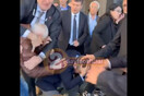 Τουρκία: Επίθεση με γροθιά στον πρόεδρο του CHP Οζγκιούρ Οζέλ