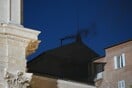 Κονκλάβιο: Μαύρος καπνός στην Καπέλα Σιξτίνα - Ατελέσφορη η πρώτη ψηφοφορία των καρδιναλίων