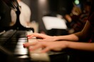 Melodies 4 Life: Νέοι καλλιτέχνες ενώνουν τις φωνές τους για καλό σκοπό