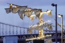 Ιστιοφόρο προσέκρουσε στη γέφυρα του Μπρούκλιν: «Είδαμε κάποιον να κρέμεται»