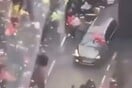 «Έμοιαζε εσκεμμένο»: Η στιγμή που όχημα πέφτει σε πλήθος στο Λίβερπουλ- Οι δραματικές μαρτυρίες