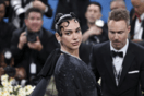 Dua Lipa και Μπένεντικτ Κάμπερμπατς ζητούν από τον Στάρμερ να σταματήσει να πουλά όπλα στο Ισραήλ
