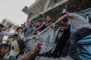 «Ολοκληρωτική σφαγή»: Γιατρός περιγράφει το χάος στη Γάζα μετά τους πυροβολισμούς στην ουρά ανθρωπιστικής βοήθειας