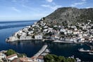 Φωτιά τώρα στην Ύδρα: Εθελοντικό κλιμάκιο επιχειρεί για την κατάσβεση