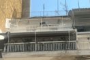 Εγκατάλειψη βρέφους στο μπαλκόνι: «Έκλαιγε γιατί το τύφλωσε η Αστυνομία με τον φακό» λέει ο πατέρας