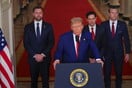 Οι άνδρες με τα μπλε ηλεκτρίκ κοστούμια: Γιατί τόσοι πολλοί επιλέγουν τώρα αυτή την απόχρωση; 