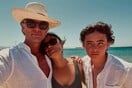 Ο πρωταγωνιστής του White Lotus, Walton Goggins, μοιράζεται στιγμιότυπα από την Ελλάδα: «Η Αγία Τριάδα μου»