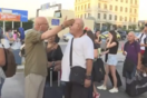 Ρεπόρτερ «σώζει» επιβάτες από λάθος πλοίο: «Αυτό πάει Πάρο, γιατί περιμένετε εδώ;»