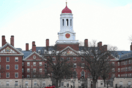 Harvard και κυβέρνηση Τραμπ στα δικαστήρια για τις χρηματοδοτήσεις που «κόβει» ο Λευκός Οίκος