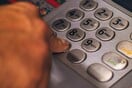 ΑΤΜ: Όσα αλλάζουν στις αναλήψεις και τις προμήθειες από 11 Αυγούστου