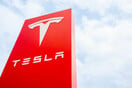 Η Tesla του Έλον Μασκ γίνεται πάροχος ηλεκτρικής ενέργειας στη Βρετανία 