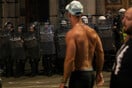 Σερβία: Νύχτα κόλασης στο Βελιγράδι - Αντικυβερνητικοί συγκρούστηκαν με υποστηρικτές του Βούτσιτς