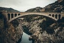 Ιταλία: Γέφυρα στη Σικελία αρχίζει να καταρρέει ενώ κινούνται επάνω της οχήματα