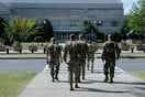 Ο Τραμπ απειλεί να αναπτύξει στρατό στο Σικάγο και τη Νέα Υόρκη