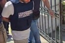 Γυναικοκτονία στον Βόλο: Η στιγμή που ο δράστης φτάνει στον εισαγγελέα