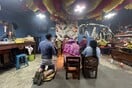 Στη λίμνη Ατιτλάν της Γουατεμάλας με έναν ερωτιάρη άγιο