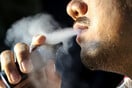 Σιγκαπούρη: Σκληρά μέτρα κατά του ατμίσματος - Χτυπήματα με  βέργα και έως και 20 χρόνια φυλάκιση
