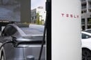 Οι πωλήσεις της Tesla πέφτουν κατά 40% στην Ευρώπη, ενώ ο κινέζος ανταγωνιστής της τριπλασιάζει τις πωλήσεις του