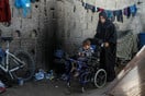 «Σέρνονται στη λάσπη»: Πάνω από 21.000 παιδιά στη Γάζα ζουν με αναπηρία λόγω του πολέμου