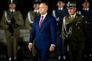 Πολωνία σε σταυροδρόμι: Τραμπ ή ΕΕ; Η μάχη Τουσκ – Ναβρότσκι απειλεί τη χώρα
