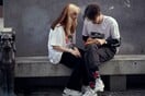 Γαλλία: Συστάσεις για απαγόρευση των social media στους κάτω των 15 και «ψηφιακό lockdown» για τους 15–18