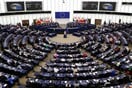 Δολοφονία Τσάρλι Κερκ: «Όχι» της Μετσόλα σε ενός λεπτού σιγή - Χτυπούσαν τα έδρανα δεξιοί και ακροδεξιοί
