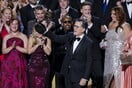 Emmy: Θύελλα χειροκροτημάτων στα Emmy για τον Στίβεν Κόλμπερτ μετά την ακύρωση του «Late Show» από το CBS