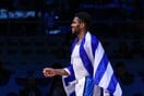 Γιάννης Αντετοκούνμπο: Έκανε live από τα αποδυτήρια βάζοντας ΛΕΞ και Light