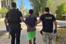 Συνελήφθη ο άνδρας που παρενοχλούσε ανήλικες στο Αιγάλεω - Κατηγορείται και για εμπρησμό