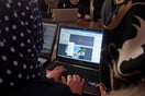 Το μπλακάουτ στο ίντερνετ από τους Ταλιμπάν βυθίζει τα κορίτσια του Αφγανιστάν στην απόγνωση
