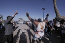 Με τα δόντια του έσυρε καράβι 700 τόνων – Ο άνθρωπος που «προκαλεί» τον Γκίνες